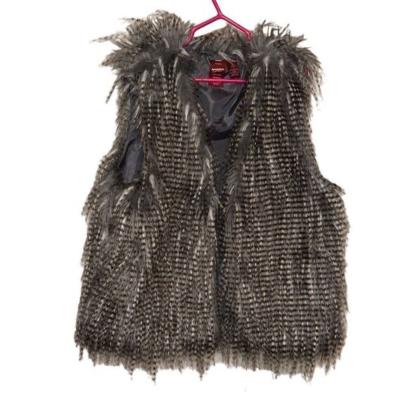 ARIZONA Jean Co Feather Vest Black Grey Spotted Print Size Medium - NWT - Picture 1 of 4